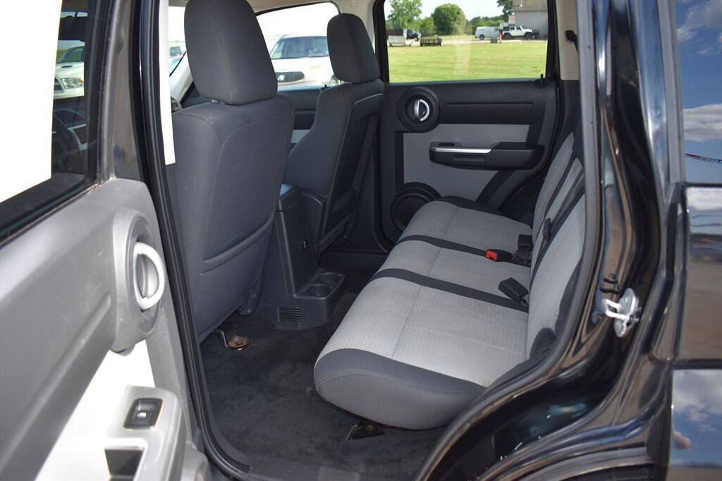 Used 2007 Dodge Nitro SLT AWD/4WD image 12