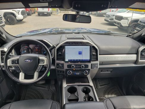 Used 2022 Ford F250 Lariat w/ Black Appearance Package AWD/4WD image 8