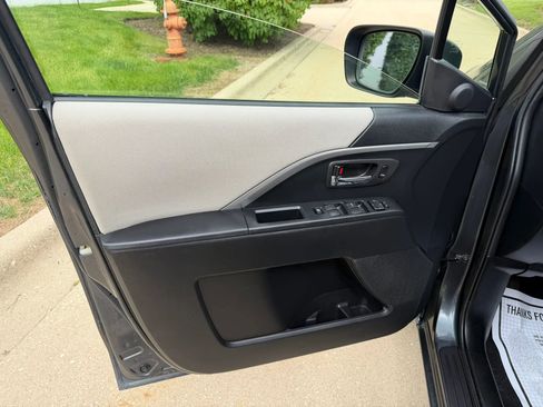 Used 2012 MAZDA MAZDA5 Sport FWD image 15