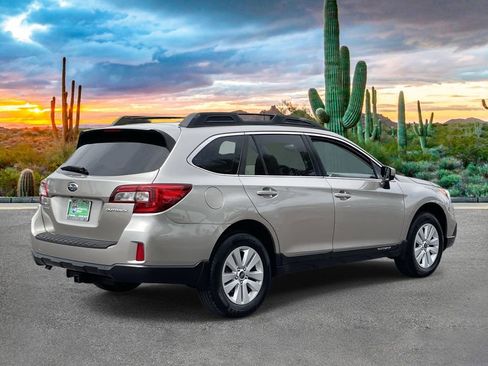 Used 2015 Subaru Outback 2.5i Premium AWD/4WD image 3
