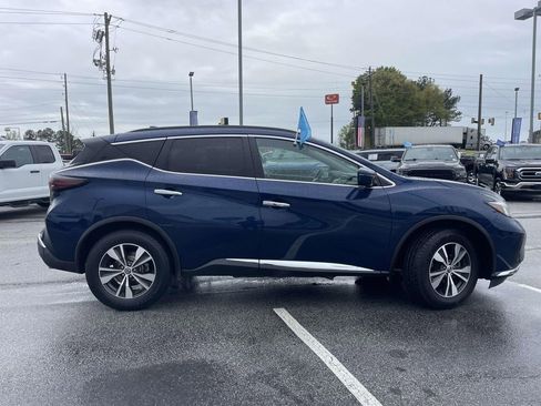 Used 2020 Nissan Murano SV FWD image 2