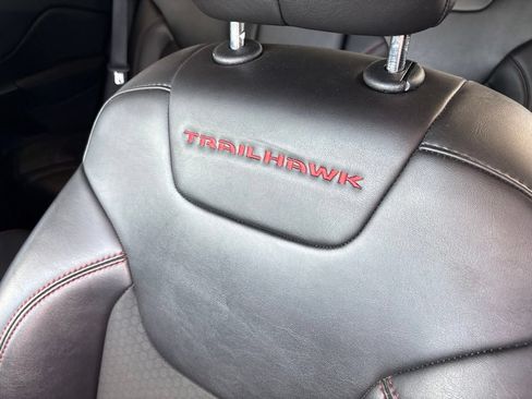 Used 2019 Jeep Cherokee Trailhawk w/ Cold Weather Group AWD/4WD image 24
