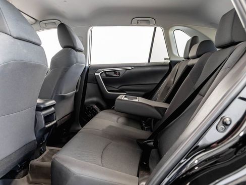 Used 2021 Toyota RAV4 LE FWD image 19