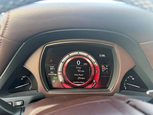 Used 2018 Lexus LS 500 w/ Accessory Package (Z1) RWD image 10