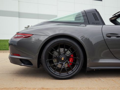 Used 2019 Porsche 911 Targa 4 GTS AWD/4WD image 37
