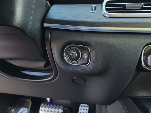 New 2026 Mercedes-Benz GLS 450 4MATIC image 32