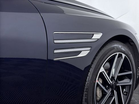 Used 2025 Genesis G80 2.5T Advanced AWD/4WD image 8