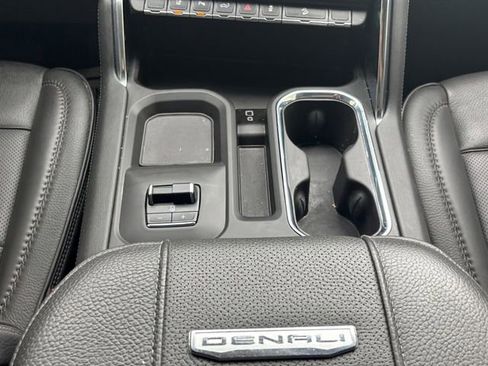 Used 2025 GMC Sierra 2500 Denali w/ Denali Reserve Package AWD/4WD image 6
