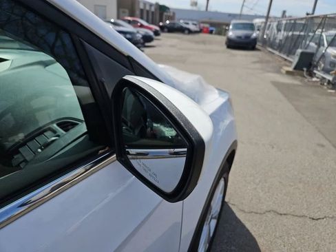 Used 2018 Ford Escape SE w/ Ford Safe & Smart Package FWD image 5