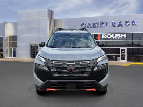 Used 2025 Nissan Rogue SV AWD/4WD image 9