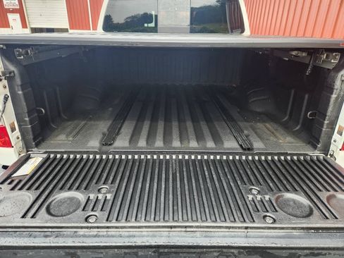 Used 2017 Nissan Titan PRO-4X AWD/4WD image 16