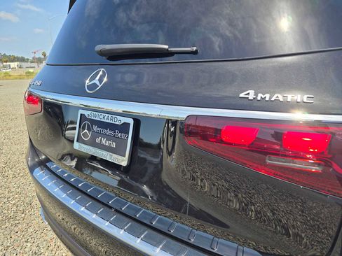 New 2026 Mercedes-Benz GLS 450 4MATIC image 15