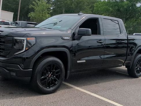 Used 2025 GMC Sierra 1500 Elevation image 4