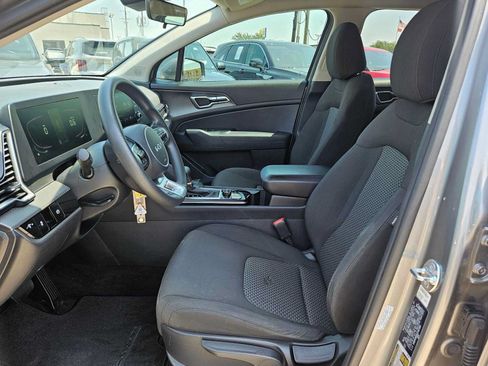 Certified 2025 Kia Sportage LX FWD image 16