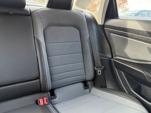 Used 2025 Volkswagen Jetta SE image 36