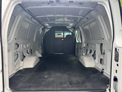 Used 2006 Ford E-250 and Econoline 250 Extended image 15