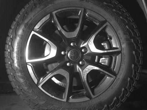 Used 2025 Jeep Compass Trailhawk image 13