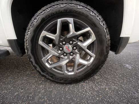 Used 2025 GMC Sierra 1500 SLT w/ SLT Premium Plus Package image 45