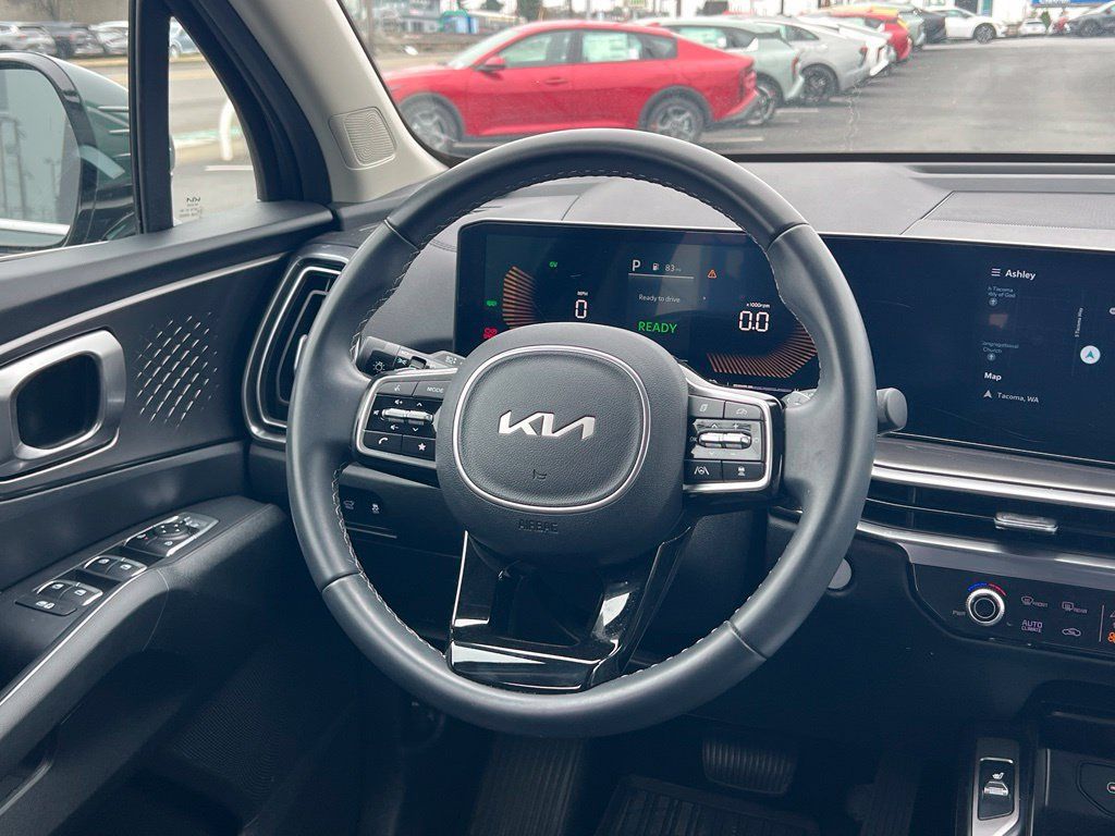 Used 2025 Kia Sorento EX AWD/4WD image 16