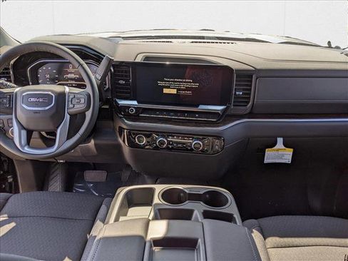 New 2024 GMC Sierra 1500 SLE image 18