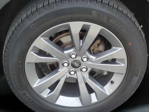 Used 2023 Ford Explorer XLT w/ Equipment Group 202A AWD/4WD image 9