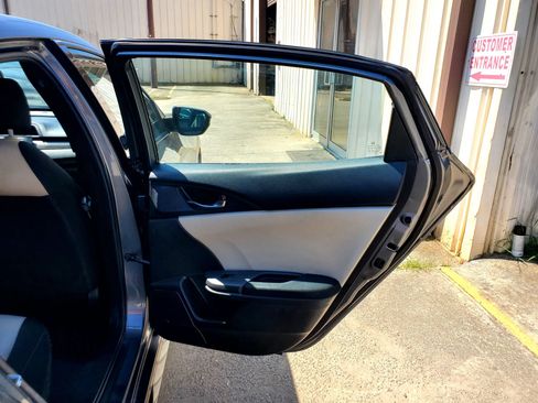 Used 2017 Honda Civic Sport image 22