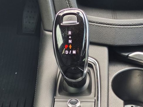 Used 2022 Cadillac XT6 Premium Luxury w/ Platinum Package AWD/4WD image 19