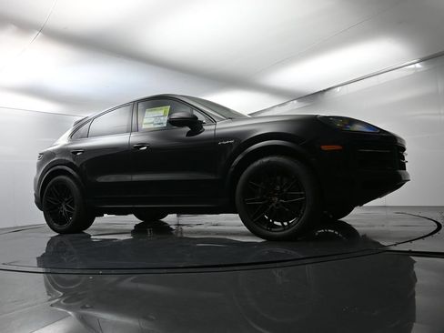 Certified 2026 Porsche Cayenne E-Hybrid Coupe AWD/4WD image 54