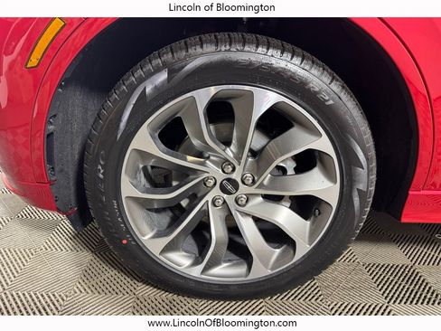 New 2026 Lincoln Aviator AWD w/ Jet Appearance Package image 12