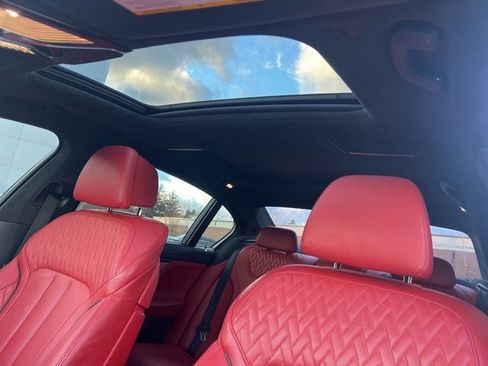 Used 2018 BMW 750i xDrive image 25