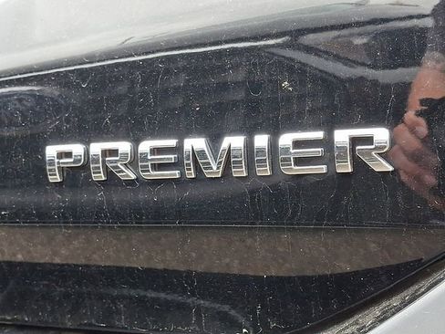 Used 2023 Chevrolet Equinox Premier FWD image 9