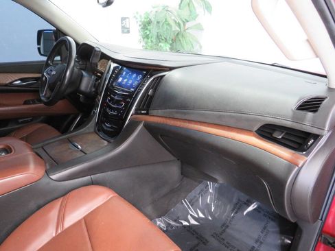 Used 2015 Cadillac Escalade ESV Premium image 9