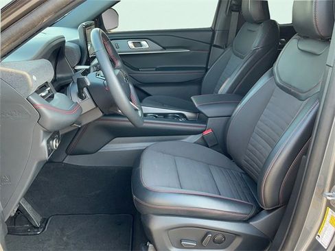 Used 2025 Ford Explorer ST-Line image 24