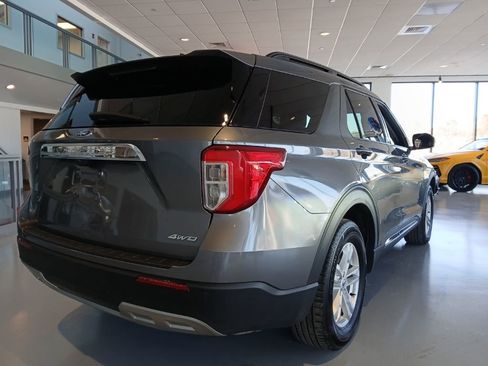 Used 2024 Ford Explorer XLT w/ Equipment Group 202A AWD/4WD image 5