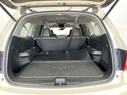 Used 2017 Honda Pilot Touring image 19