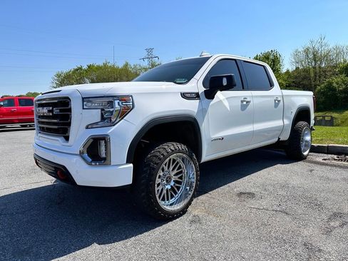 Used 2021 GMC Sierra 1500 AT4 w/ AT4 Value Package AWD/4WD image 2