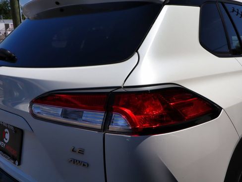 Used 2023 Toyota Corolla Cross LE AWD/4WD image 11