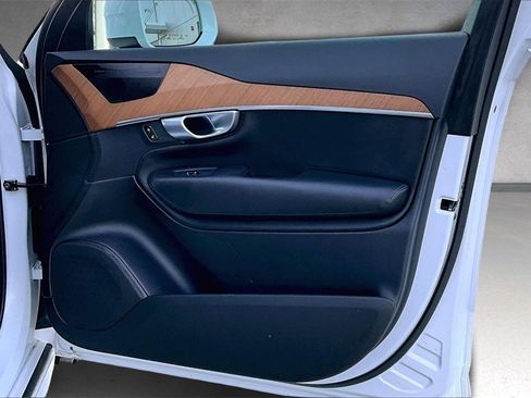 Certified 2024 Volvo XC90 B6 Plus w/ Protection Package Premier image 29