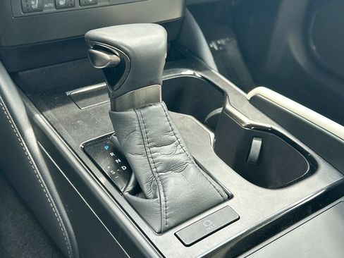 Used 2024 Lexus ES 350 w/ Premium Package FWD image 20