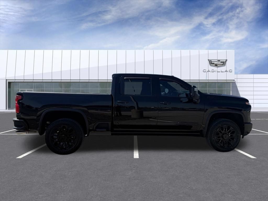 Used 2026 Chevrolet Silverado 2500 High Country w/ Midnight Edition AWD/4WD image 2