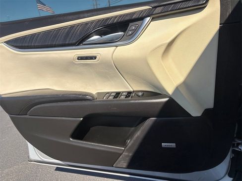 Used 2013 Cadillac XTS Platinum image 23