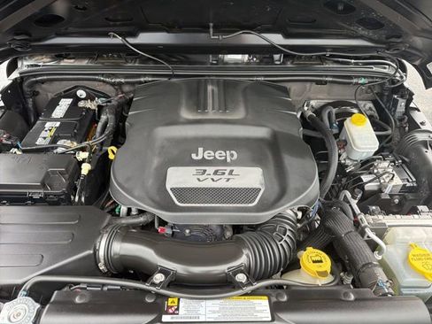 Used 2012 Jeep Wrangler Unlimited Sport AWD/4WD image 9