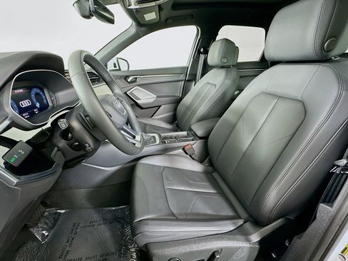 Used 2025 Audi Q3 2.0T Premium w/ Convenience Package image 18