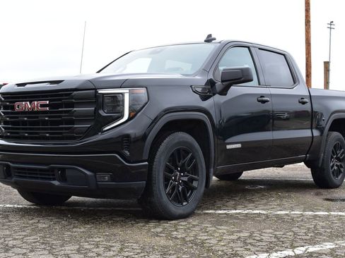 Used 2024 GMC Sierra 1500 Elevation image 1