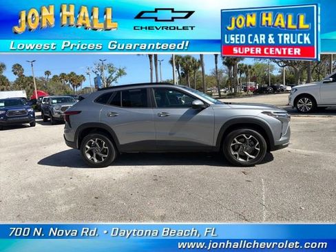 Used 2026 Chevrolet Trax LT w/ Driver Confidence Package image 17