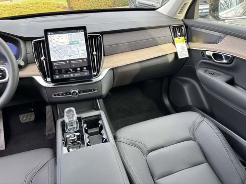 New 2026 Volvo XC90 B6 Plus w/ Protection Package Premier image 31
