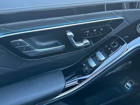 Used 2025 Mercedes-Benz S 500 S 500 image 40