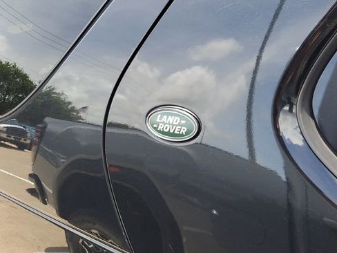 Used 2024 Land Rover Discovery S AWD/4WD image 5
