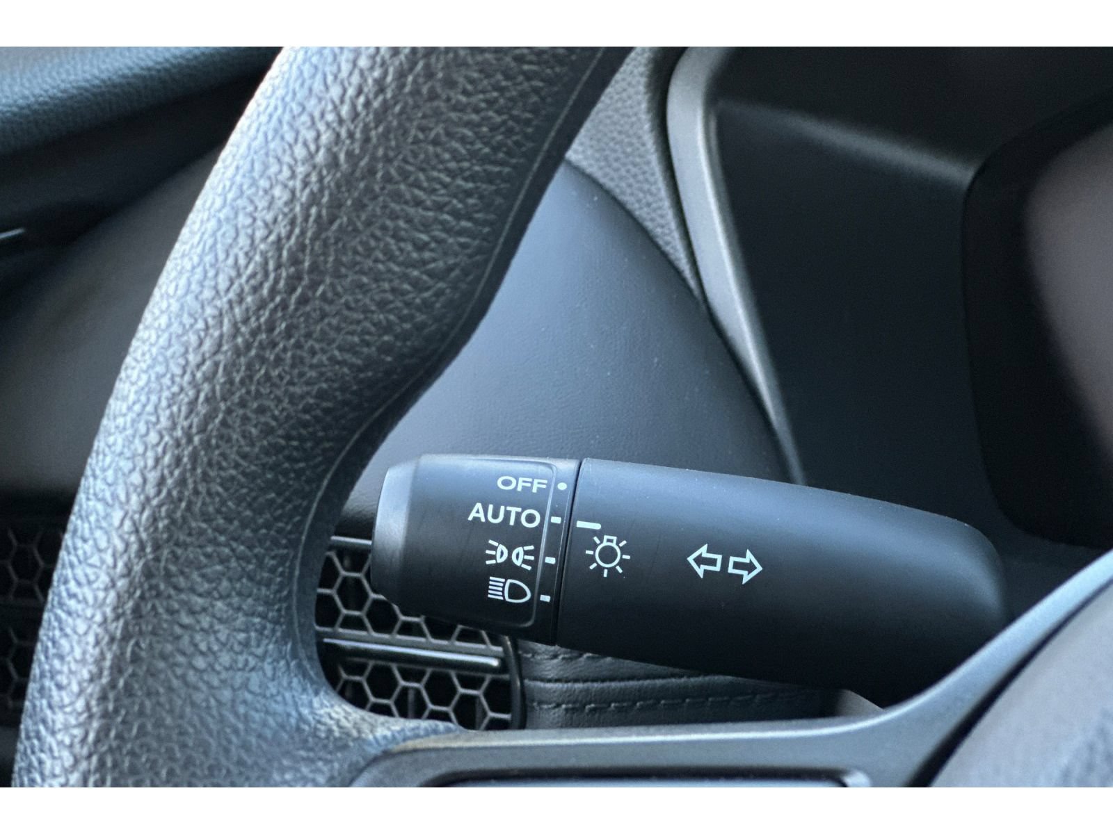 Used 2027 Honda HR-V LX image 38