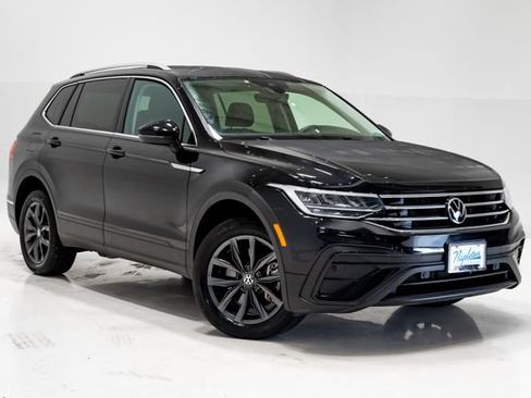 Used 2023 Volkswagen Tiguan SE FWD image 6